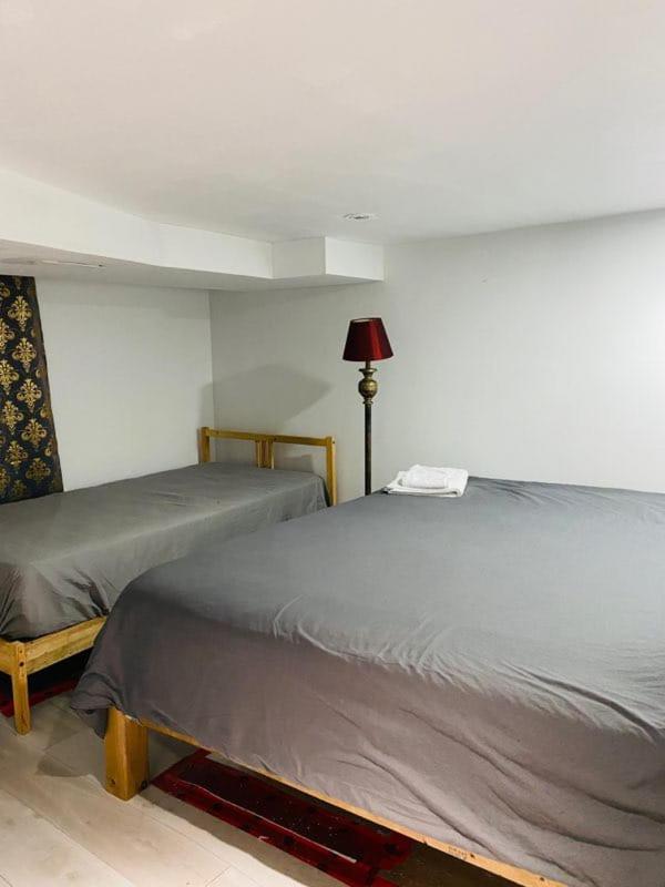 Lovely II Space Share A Room East York Canada Toronto Dış mekan fotoğraf