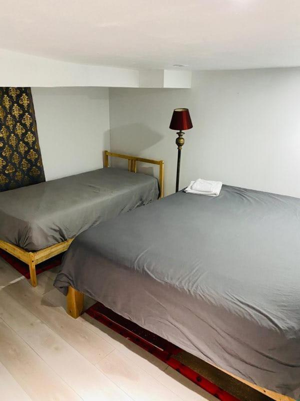 Lovely II Space Share A Room East York Canada Toronto Dış mekan fotoğraf